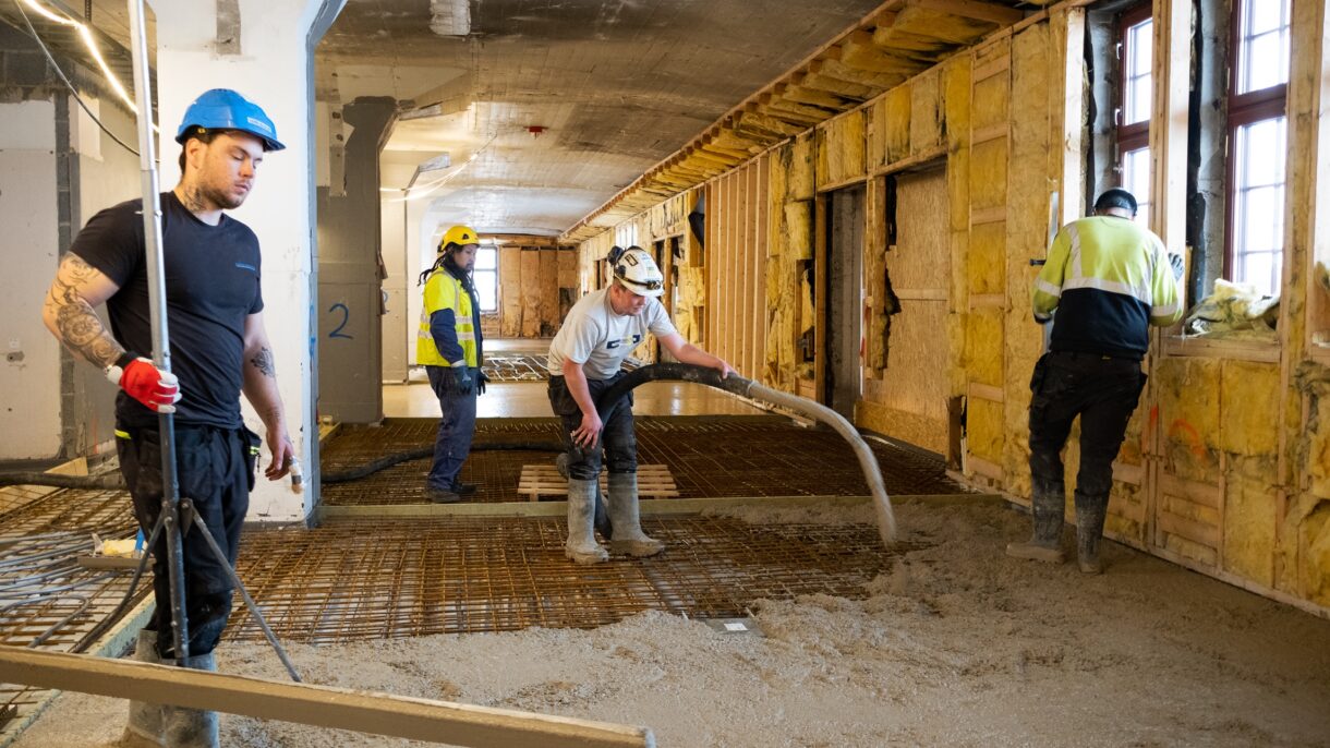 Støping av leirebetong. Foto: Hans Kristian Riise/Oslo havn
