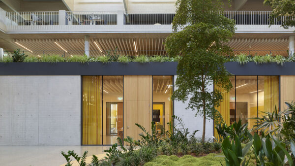 Logistikksentrum til Promega i Tyskland. Arkitekter: haascookzemmrich STUDIO2050. Fotograf: Roland Halbe