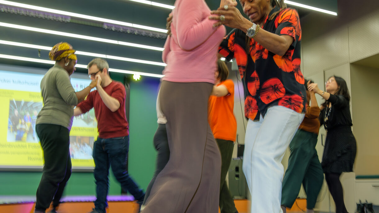 Crashkurs i salsa på Romsås kulturhus. Foto: Vidar/Steinbruddet Fotoklubb