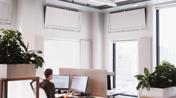 Kontorlokalene i Vertikal Nydalen har naturlig ventilasjon. Foto: Lars Petter Pettersen/Snøhetta