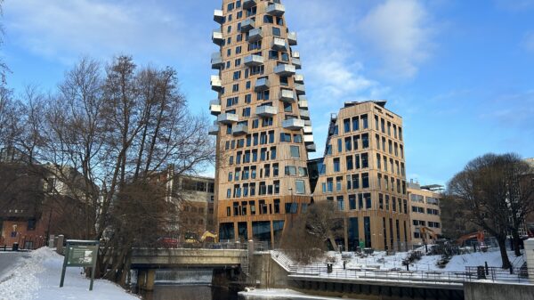 Med nær nullenergi og 50 prosent mindre klimagassutslipp viser Vertikal Nydalen veien mot lavutslippssamfunnet. Foto: FutureBuilt