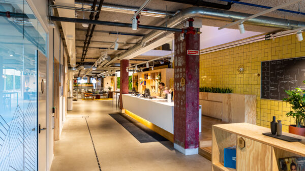 Kontorbygget i Kristian Augusts gate 13 i Oslo er et av de første sirkulære byggene som er realisert innenfor FutureBuilt-programmet. Foto: Tove  Lauluten