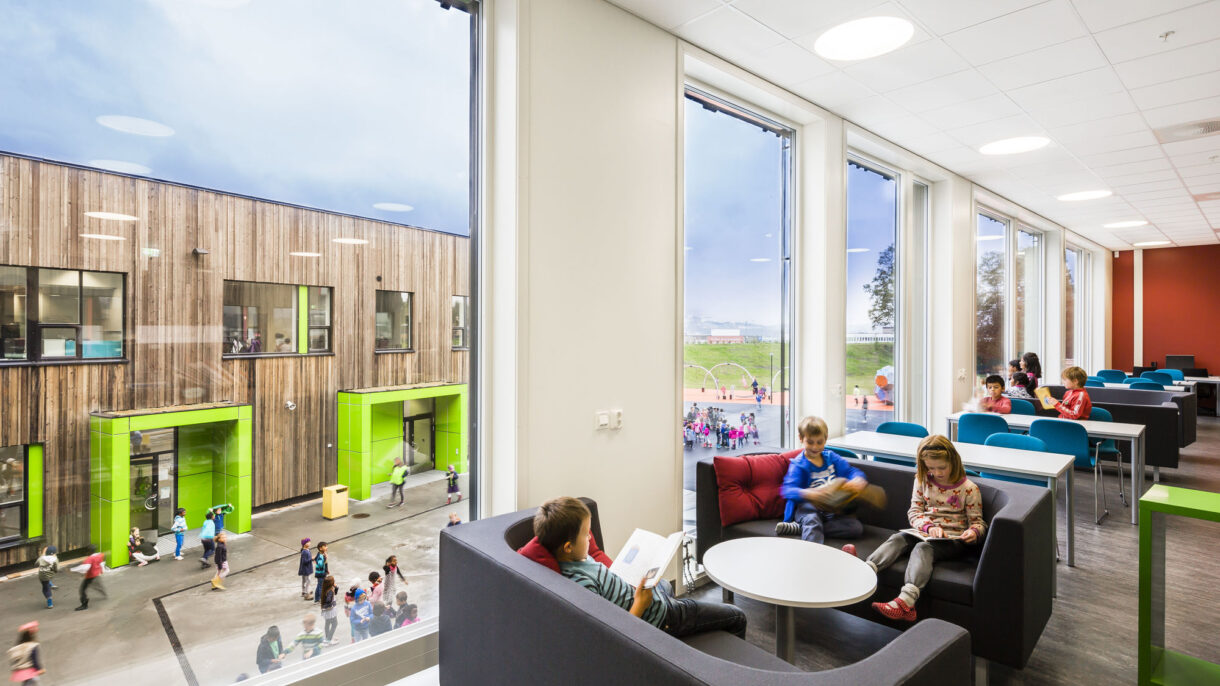 Veitvet skole sentralt uterom Hundven-Clements Photography