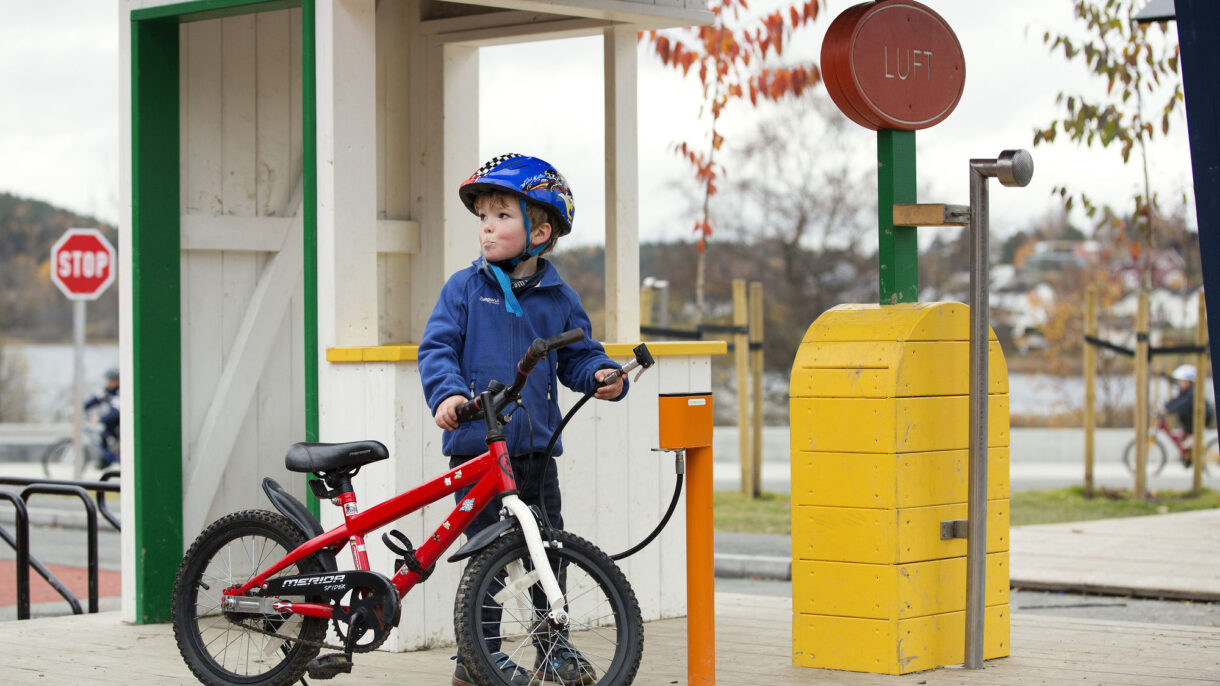 Sykkellek  Foto Sverre Chr. Jarild