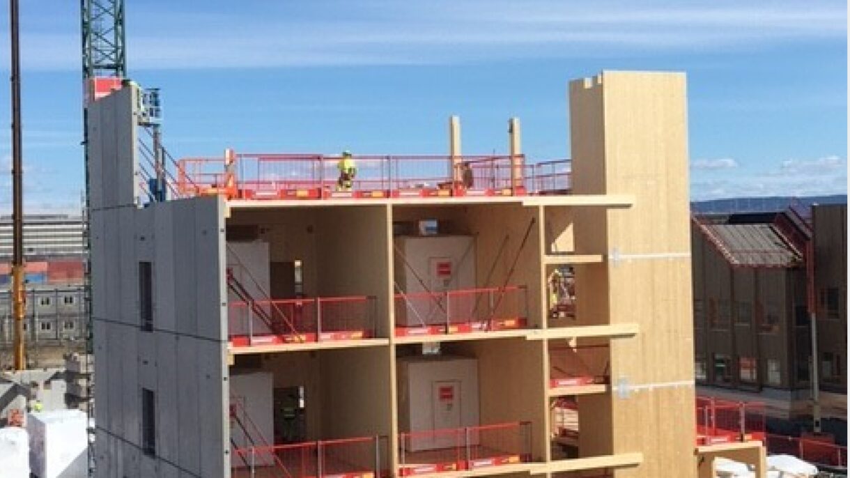 Montasje og massivtrekonstruksjon