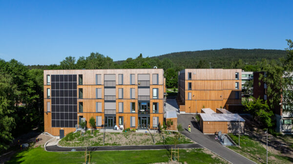 T Lauluten T5 B4912 web 72dpi